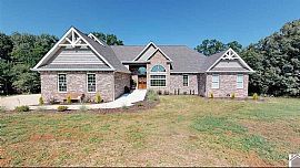 51 Old Eagle Ct, Murray, KY 42071