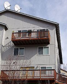 This Is a Beautiful 3 Story, 3 Bedroom, 2.5 Bath 20702 Icefall 