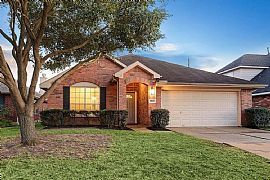 11819 Piney Bend Dr, Tomball, TX 77375