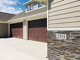 2101 S Silverthorne Ave, Sioux Falls, SD 57110