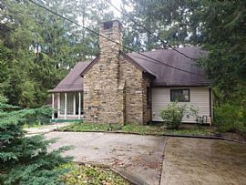 253 Miles Rd, chagrin Falls, OH 44022