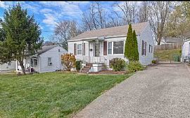 Charming 2 Bedroom 1 Bathroo Home in Crescent Park, KY 41017