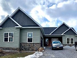 3 Beds 16 W Lynaugh Rd, Victor, NY 14564