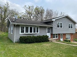 312 Brookview Rd, East Peoria, IL 61611