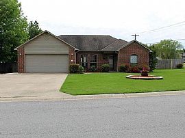 11 Newcastle Dr, Cabot, AR 72023