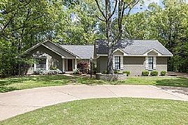 1103 Front St, oxford, MS 38655