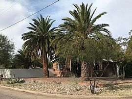 This Is Beautiful 2/1ba Come in  Tucson, Az Ready to Move In