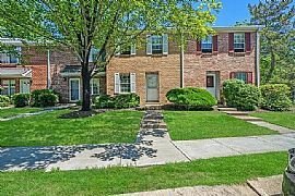 32 Quince Ct, Lawrence Township, NJ 08648
