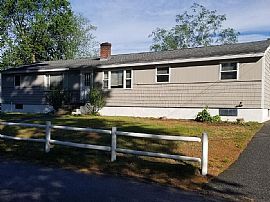 7 Marion Rd, Bedford, MA 01730