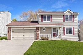 4953 Waterford Dr, West Des Moines, IA 50265