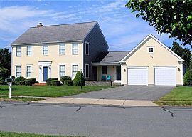 Spacious House For Rent, 16 Paddock Ln, Middletown, RI 02842