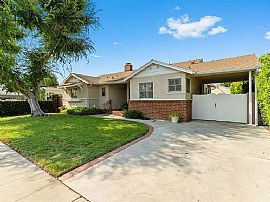 Located on a Beautiful Street of Tarzana, Is Nestled This Quant