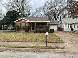304 S Waco St, Weatherford, TX 76086