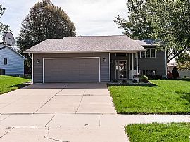 2718 24th St Nw, Rochester, MN 55901
