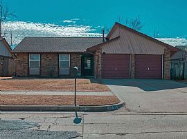 742 W Perry Dr, Mustang, OK 73064