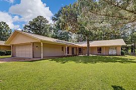 208 Kitchings Dr, Clinton, MS 39056