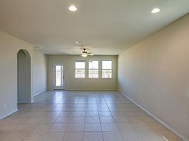 Beautiful and Spacious 3 Bedroom 2.5 Bath Home For Rent 