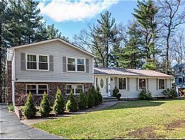 23 Middle Dunstable Rd, Nashua, Nh 03062 Beautiful Home