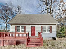108 Wood St, Mount Holly, NC 28120