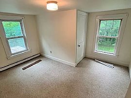 11 Federal St Apt 3, Dover, NH 03820