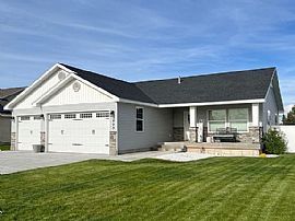 423 Wind River Dr, Shelley, ID 83274