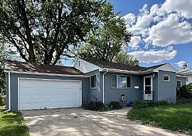 2213 S Lyndale Ave, Sioux Falls, SD 57105