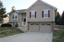 2513 Se Winchester Dr, Lees Summit, Mo 64063 . Awesome House