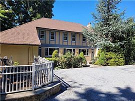 311 Knollwood Road Ext, Elmsford, Ny 10523 . Comfortable House
