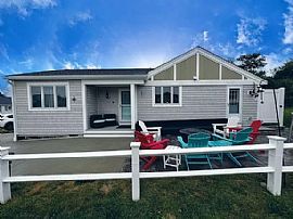 9 William Ave, Plymouth, MA 02360