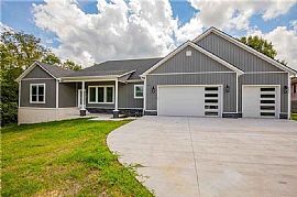 50 Queensferry Ln, Bella Vista, Ar 72715 . Available For Rent