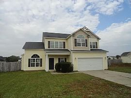 173 Feathers Ln, Raeford, NC 28376