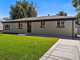 8630 W 64th Pl, Arvada, Co 80004 . Peaceful House For Rent