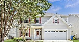212 Stobhill Ln, Holly Springs, NC 27540