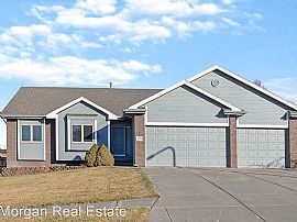 Wonderful Gretna Ranch Home Ready For You to Move In!