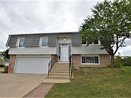 1673 Wrightwood Ct, Glendale Heights, Il 60139 . Perfect House