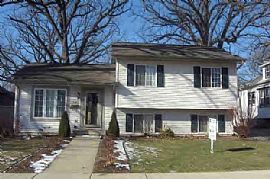 1043 S Osborn Ave, Kankakee, Il 60901 . Available For Rent