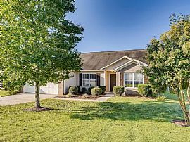 127 Golden Valley Dr, Mooresville, NC 28115