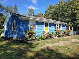 120 Clay Hill Rd, Cape Neddick, Me 03902 . House For Rent