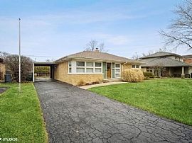 1109 Whitfield Rd, Northbrook, IL 60062