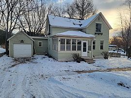 302 N Freemont St, River Falls, WI 54022
