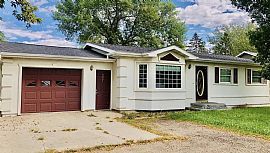 407 1st Ave Sw, Surrey, Nd 58785   House For Rent