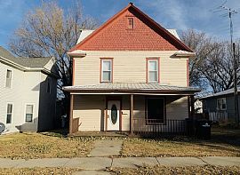 704 S Wisconsin St, Mitchell, Sd 57301   For Rent