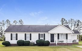 124 Clearwater Dr, Smithfield, NC 27577