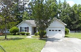 206 Fort Place Ct, New Bern, NC 28560