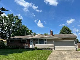 3396 Sandalwood Ct, Youngstown, OH 44511
