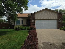 5678 Fawn Ln, Shoreview, MN 55126
