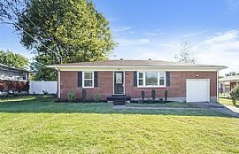 2526 Hampstead Dr, Shively, KY 40216