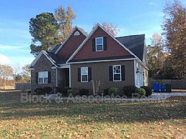 8044 Gaelic Dr, Fayetteville, NC 28306
