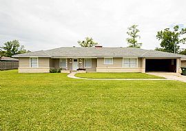 4318 Dean St, Lake Charles, La 70605  Available For Rent