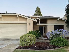 9205 Hoxie Ct, Bakersfield, CA 93311